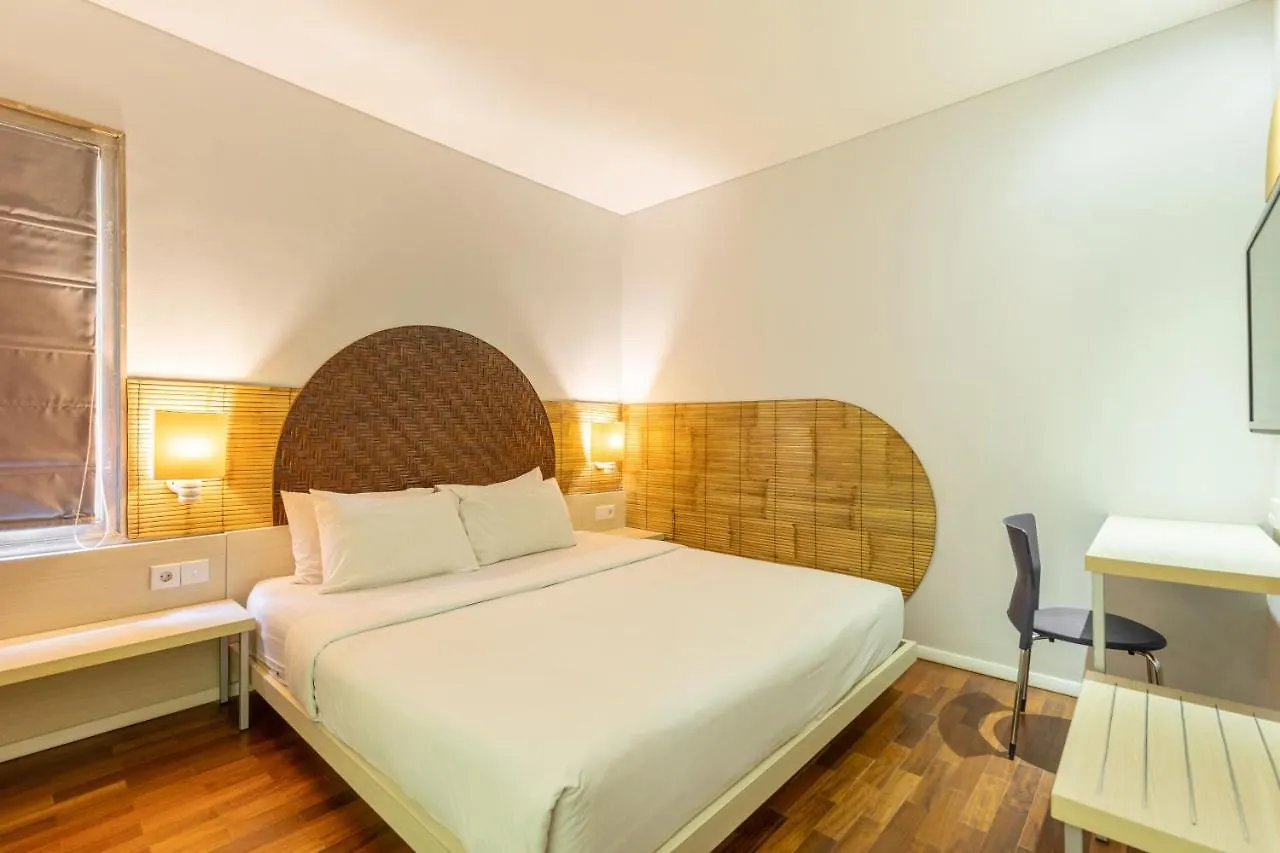 Cove Renata Seminyak Hotell
